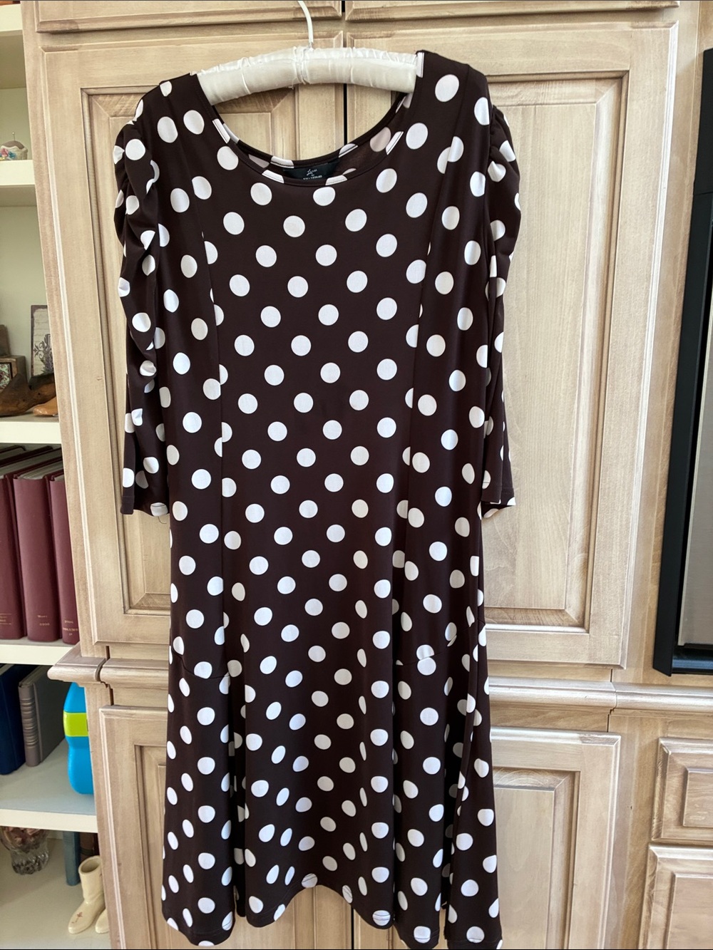 Women's Brown Polka Dot Midi Dress with Short Sleeves